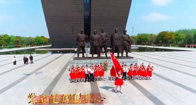 重庆老农发现一手铐女尸，其身份被查明后，让人不禁动容！
